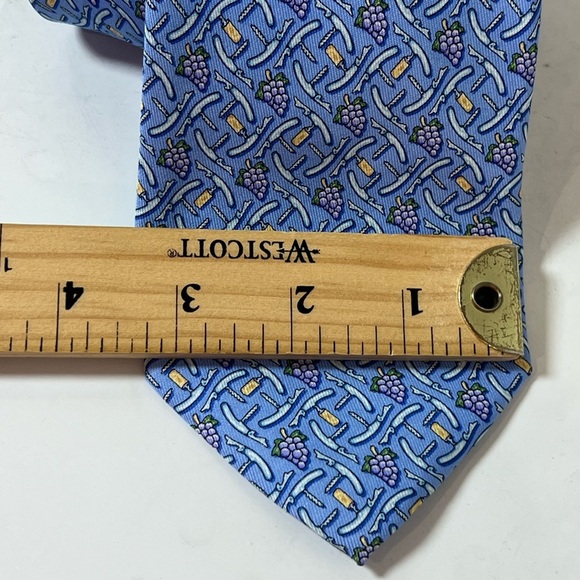 Vineyard Vines Blue and Purple Grape and Wine Napa Valley Patterned Silk Tie - Picture 2 of 8